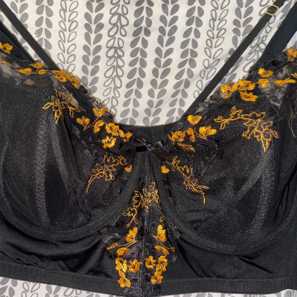 Cacique Black and Yellow Bra with Intricate Embroidery